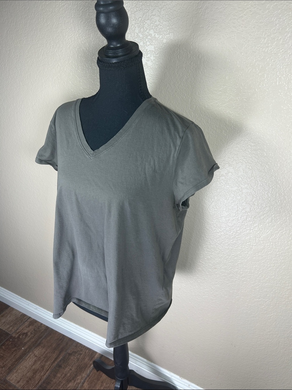 Eileen Fisher Size L Olive Gray V-Neck Short Sleeve Tee - Picture 2 of 4